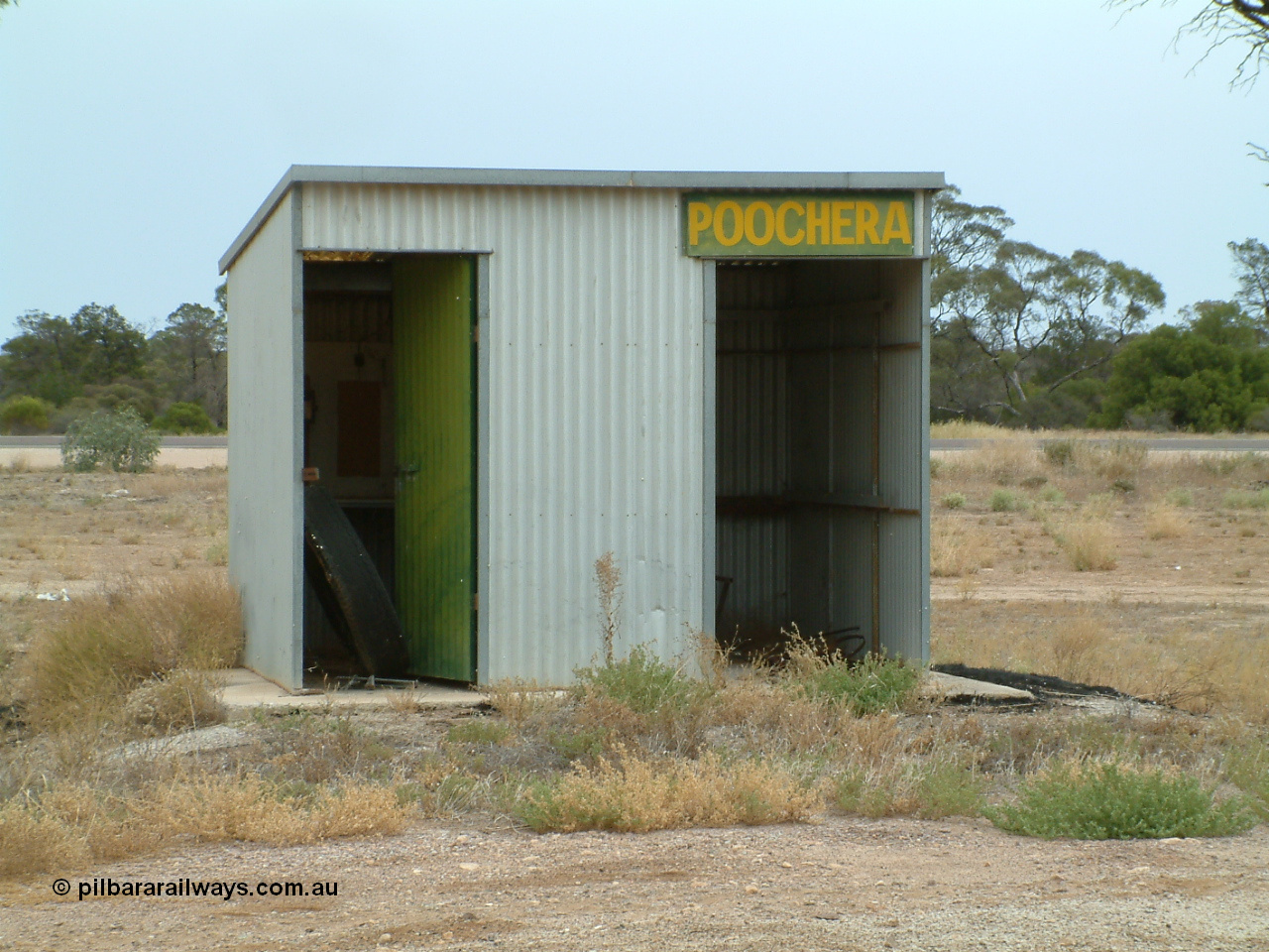 030407 105032
Poochera, station located at the 287.2 km, opened in August 1914, train control cabin and waiting shelter. 7th April 2003.
