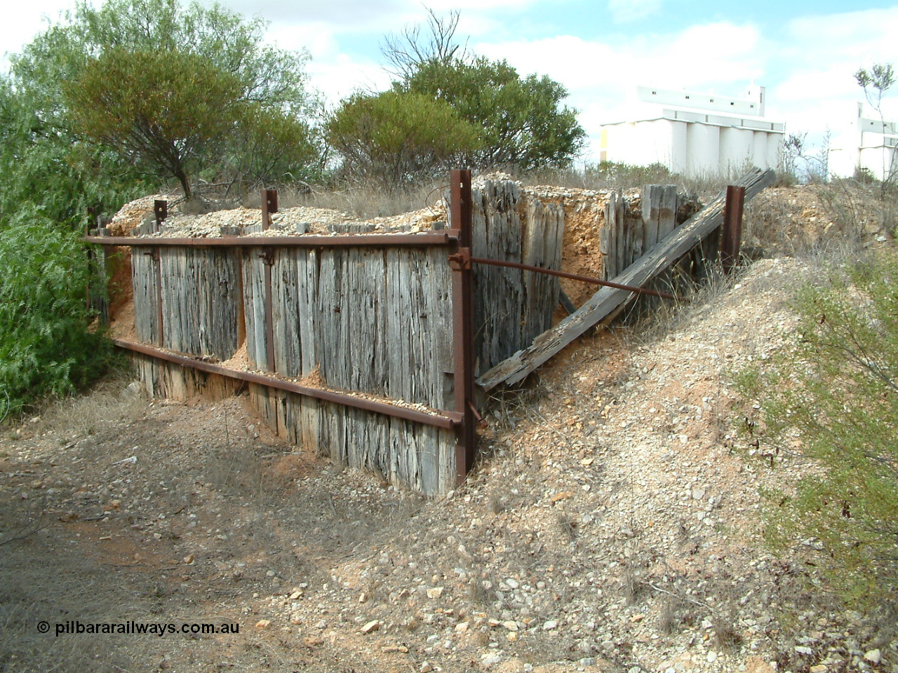 030409 113227
Darke Peake, view of the retaining wall for the ballast loading ramp.
