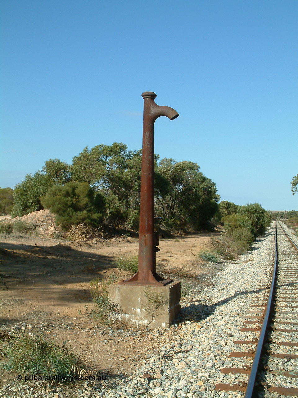030409 154732
Moody Tank, located at the 101.5 km the cast iron standpipe which dates from 1915 still stands sentinel beside the line, albeit out of use.
