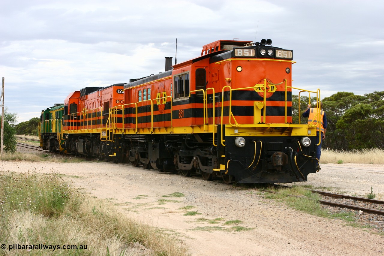 060108 2082
Lock, engines run around the consist to complete loading, 830 class unit 851 AE Goodwin built ALCo DL531 model serial 84137 repainted into Australian Railroad Group livery, 1200 class unit 1204 and 830 class 842.
Keywords: 830-class;851;AE-Goodwin;ALCo;DL531;84137;