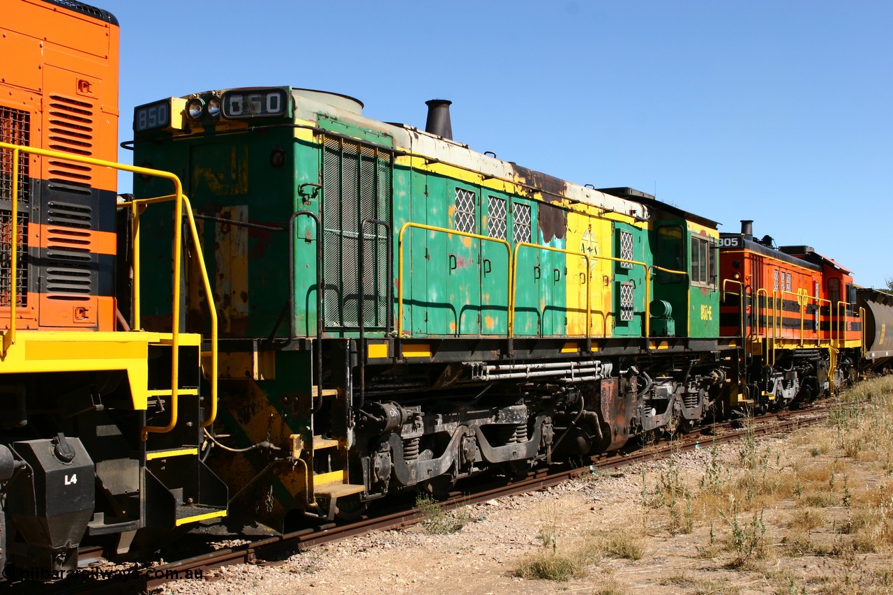060111 2336
Warramboo, 830 class unit 850 serial 84136 an AE Goodwin built ALCo DL531 model for the SAR and delivered new to Port Lincoln in 1962. 11th January 2006.
Keywords: 830-class;850;AE-Goodwin;ALCo;DL531;84136;