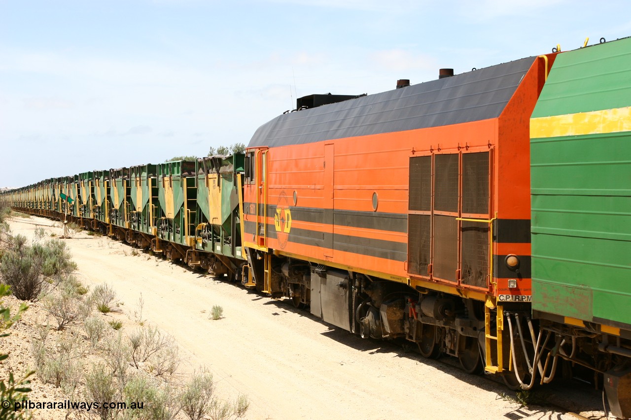 060113 2498
Kevin, empty train 6DD3 on the [url=https://goo.gl/maps/jZAuZ]stub of the now closed line to Penong[/url] shunts back onto the triangle leg to reverse the train prior to loading. 13th January 2006.
Keywords: 1600-class;1601;Clyde-Engineering-Granville-NSW;EMD;JL22C;71-728;NJ-class;NJ1;