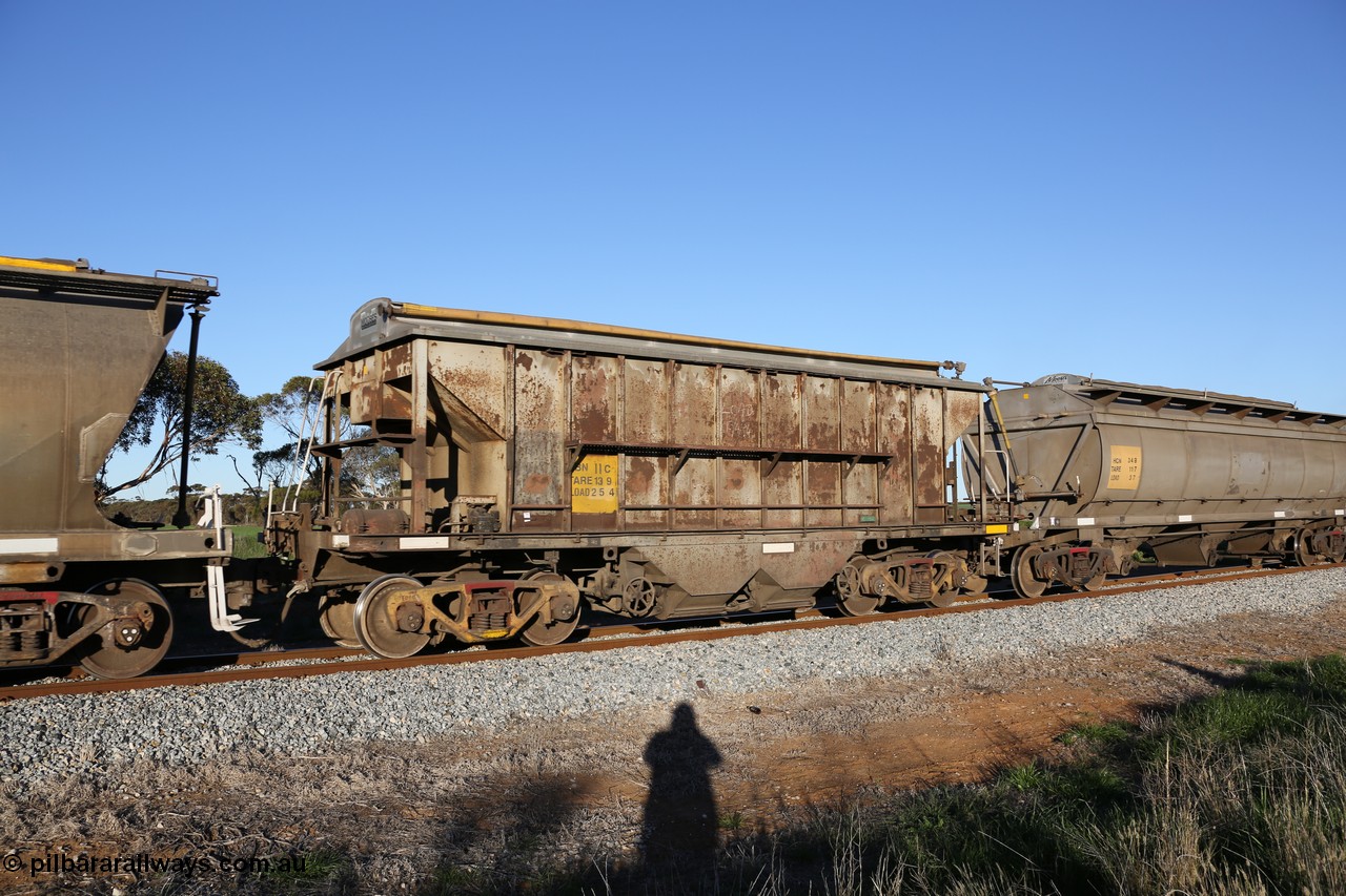 130703 0265
Kaldow, HBN type dual use ballast / grain hopper waggons, HBN 11 still with side gangways in place. One of seventeen built by South Australian Railways Islington Workshops in 1968 with a 25 ton capacity, increased to 34 tons in 1974. HBN 1-11 fitted with removable tops and roll-top hatches in 1999-2000.
Keywords: HBN-type;HBN11;1968/17-11;SAR-Islington-WS;