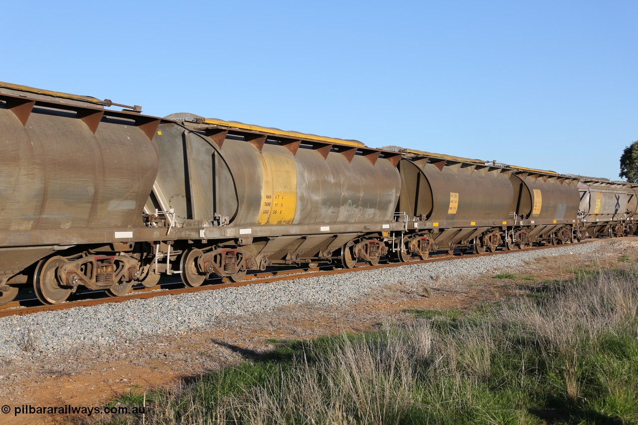 130703 0278
Kaldow, HAN type bogie grain hopper waggon HAN 47, one of sixty eight units built by South Australian Railways Islington Workshops between 1969 and 1973 as the HAN type for the Eyre Peninsula system.
Keywords: HAN-type;HAN47;1969-73/68-47;SAR-Islington-WS;