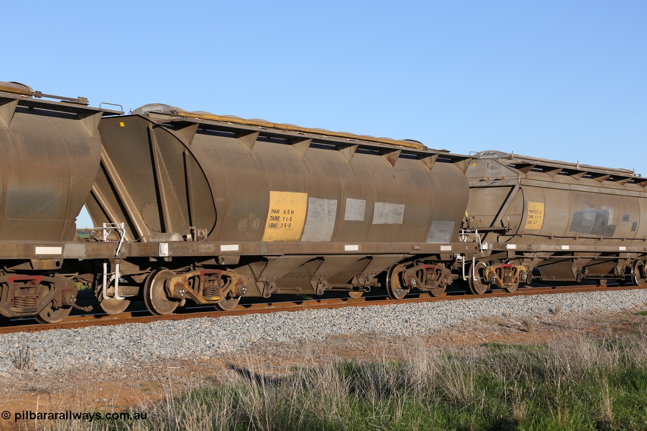 130703 0302
Kaldow, HAN type bogie grain hopper waggon HAN 65, one of sixty eight units built by South Australian Railways Islington Workshops between 1969 and 1973 as the HAN type for the Eyre Peninsula system.
Keywords: HAN-type;HAN65;1969-73/68-65;SAR-Islington-WS;