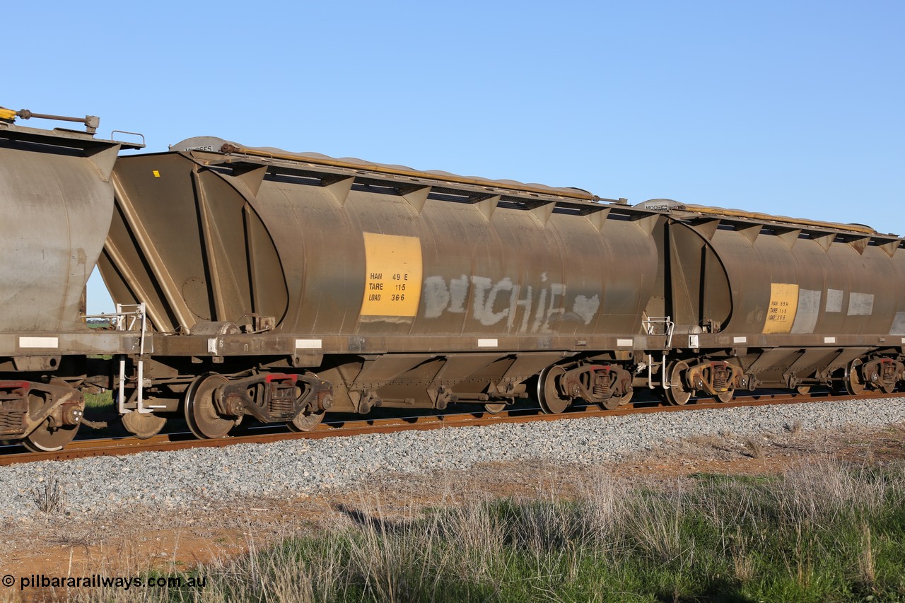 130703 0303
Kaldow, HAN type bogie grain hopper waggon HAN 49, one of sixty eight units built by South Australian Railways Islington Workshops between 1969 and 1973 as the HAN type for the Eyre Peninsula system.
Keywords: HAN-type;HAN49;1969-73/68-49;SAR-Islington-WS;