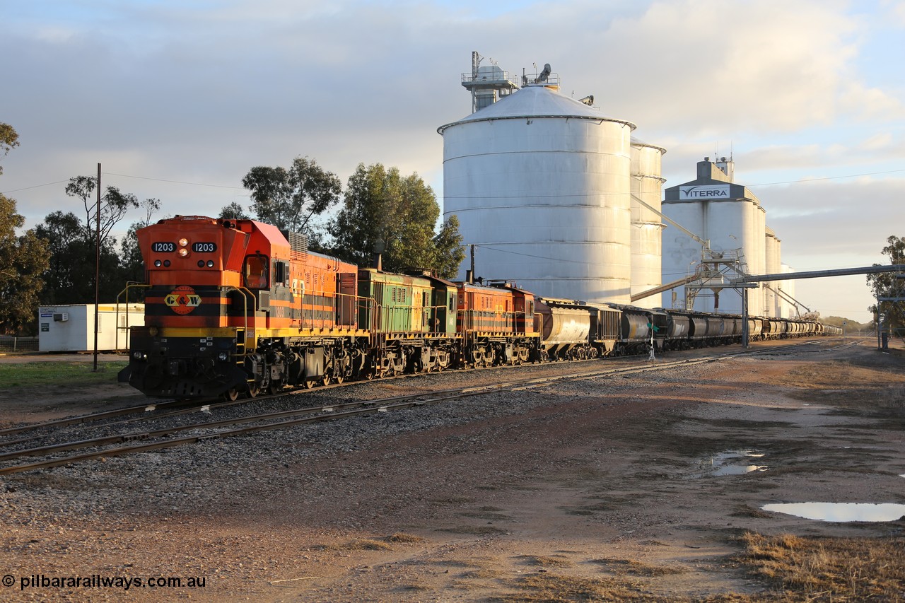 130705 0513
Lock, grain train loading in progress with the Viterra fast flow auger in the distance, the train with 1203, 846 and 859 is about to split and shunt half the consist onto the mainline. 5th of July 2013.
Keywords: 1200-class;1203;Clyde-Engineering-Granville-NSW;EMD;G12C;65-427;A-class;A1513;