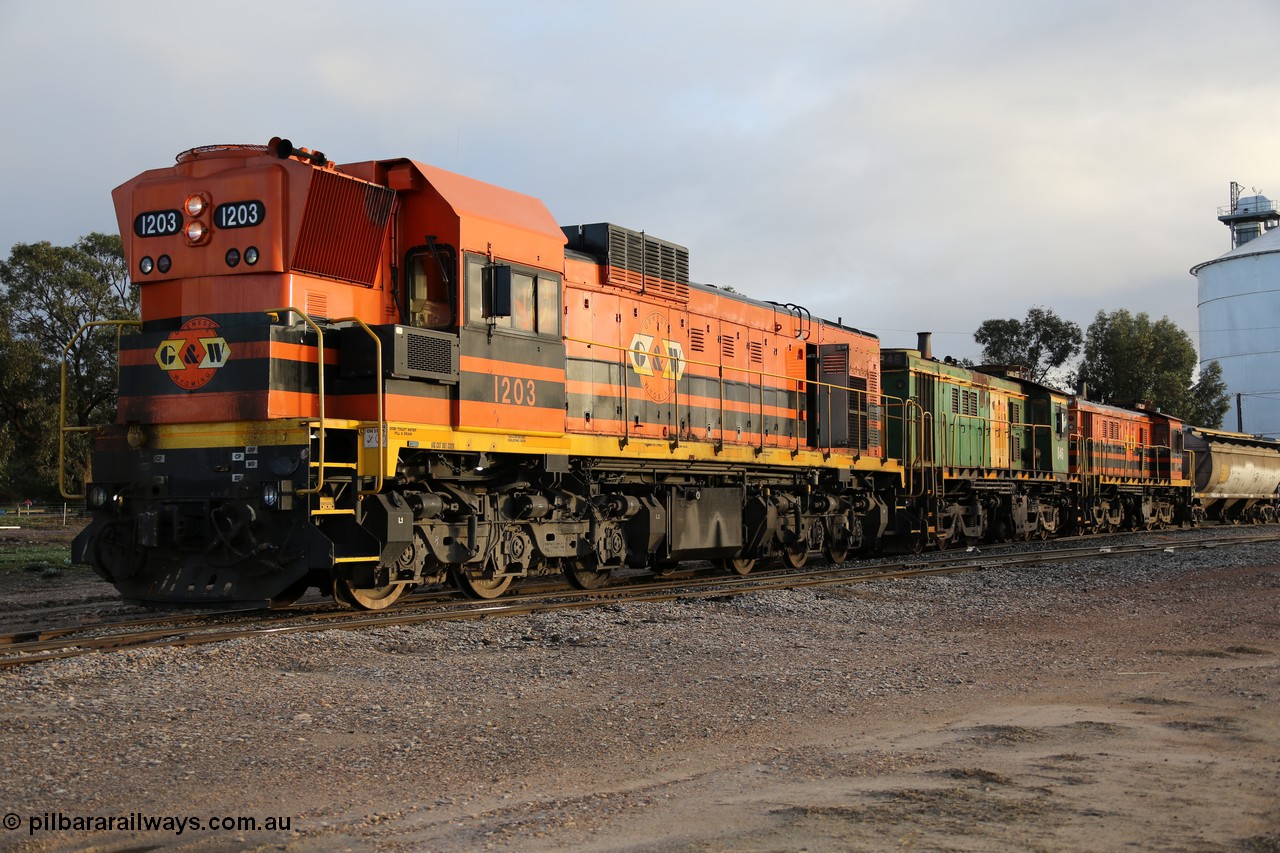 130705 0539
Lock, grain train loading in progress with the Viterra fast flow auger in the distance, the train with 1203, 846 and 859 is about to split and shunt half the consist onto the mainline. 5th of July 2013.
Keywords: 1200-class;1203;Clyde-Engineering-Granville-NSW;EMD;G12C;65-427;A-class;A1513;