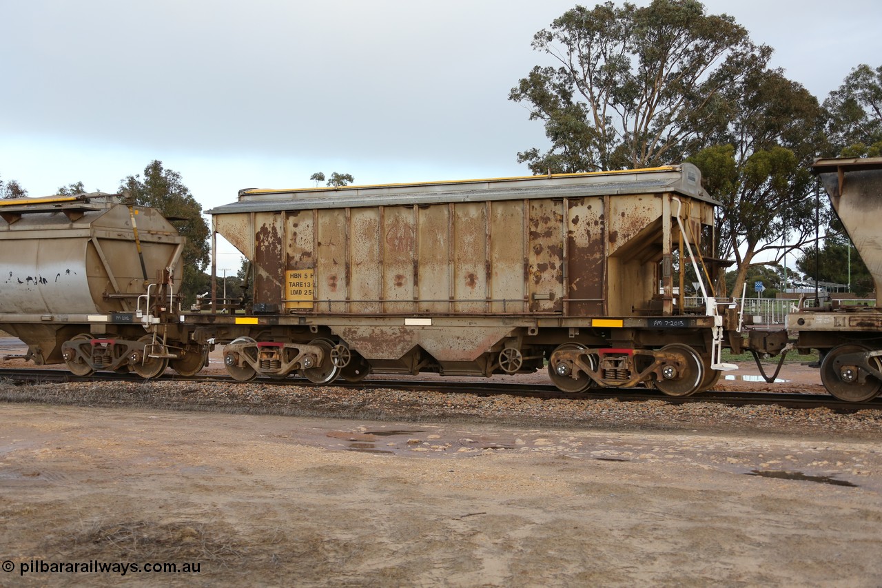 130705 0553
Lock, HBN type dual use ballast / grain hopper waggons, HBN 5. One of seventeen built by South Australian Railways Islington Workshops in 1968 with a 25 ton capacity, increased to 34 tons in 1974. HBN 1-11 fitted with removable tops and roll-top hatches in 1999-2000. 5th July 2013.
Keywords: HBN-type;HBN5;1968/17-5;SAR-Islington-WS;