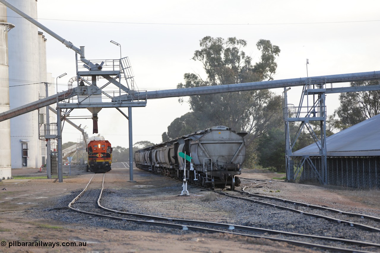 130705 0607
Lock, up end looking down through Lock, Viterra fast loader loading train while loaded portion sits on the mainline.
