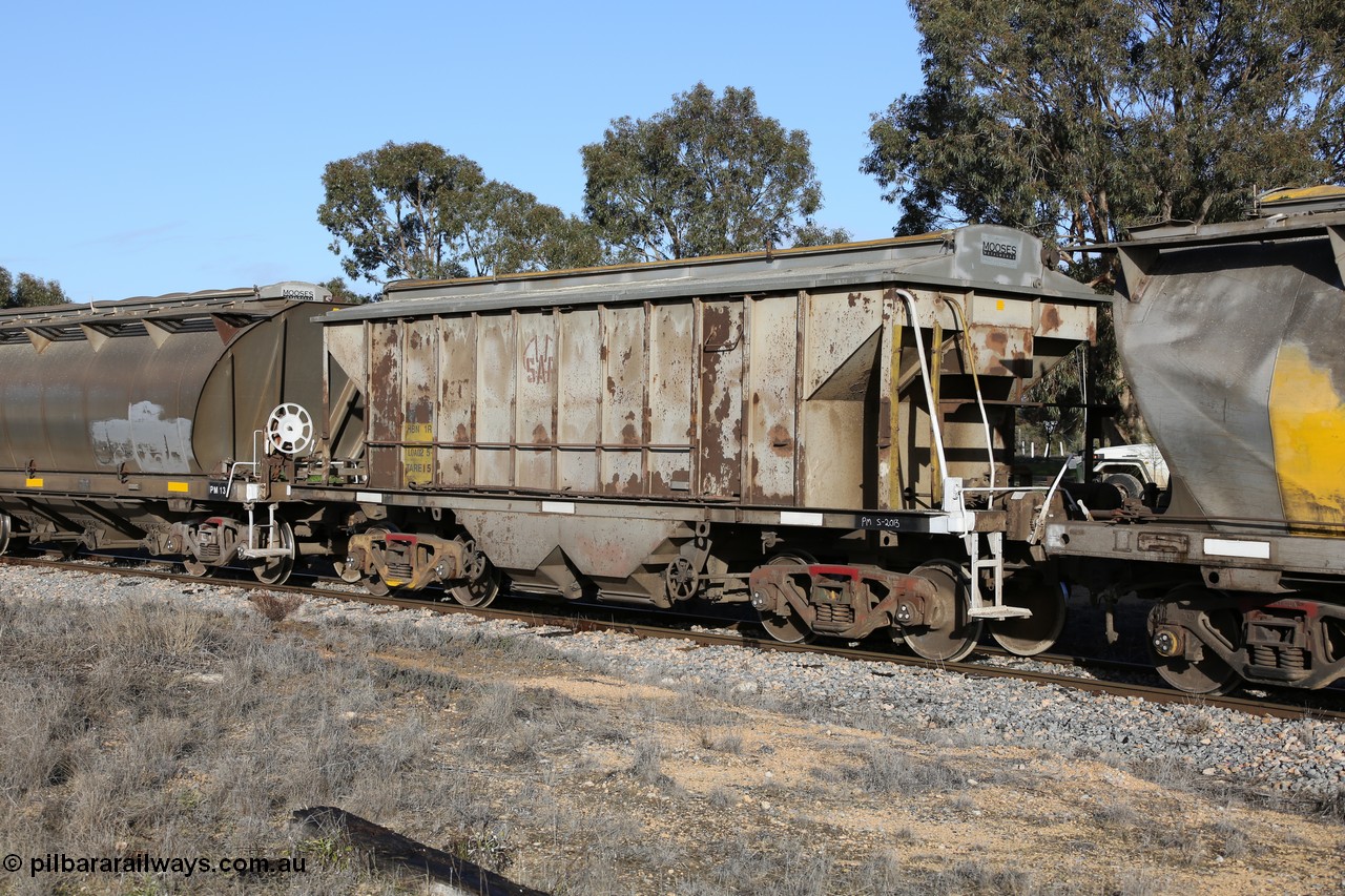 130705 0645
Lock, type leader of the HBN type dual use ballast / grain hopper waggons, HBN 1, one of seventeen built by South Australian Railways Islington Workshops in 1968 with a 25 ton capacity, increased to 34 tons in 1974. HBN 1-11 fitted with removable tops and roll-top hatches in 1999-2000.
Keywords: HBN-type;HBN1;1968/17-1;SAR-Islington-WS;