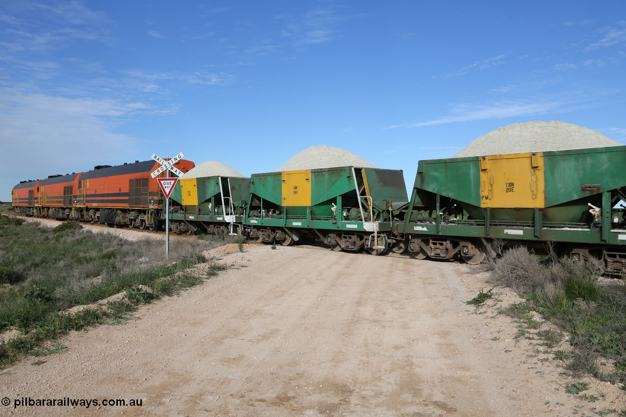 130708 0814
Moule, originally an Kinki Sharyo built NH type for the NAR now coded ENH type ENH 36 U, without hungry boards loaded with gypsum, [url=https://goo.gl/maps/SWBMW]Mewett Rd grade crossing, 470.1 km[/url].
Keywords: ENH-type;ENH36;Kinki-Sharyo-Japan;NH-type;NH936;