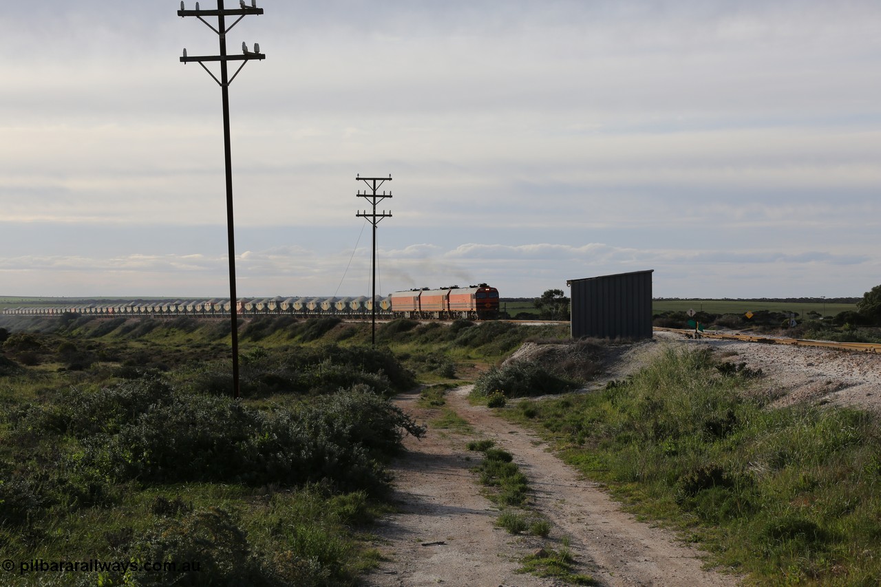 130708 0838
Penong Junction, [url=https://goo.gl/maps/45FyW]429.7 km[url].
