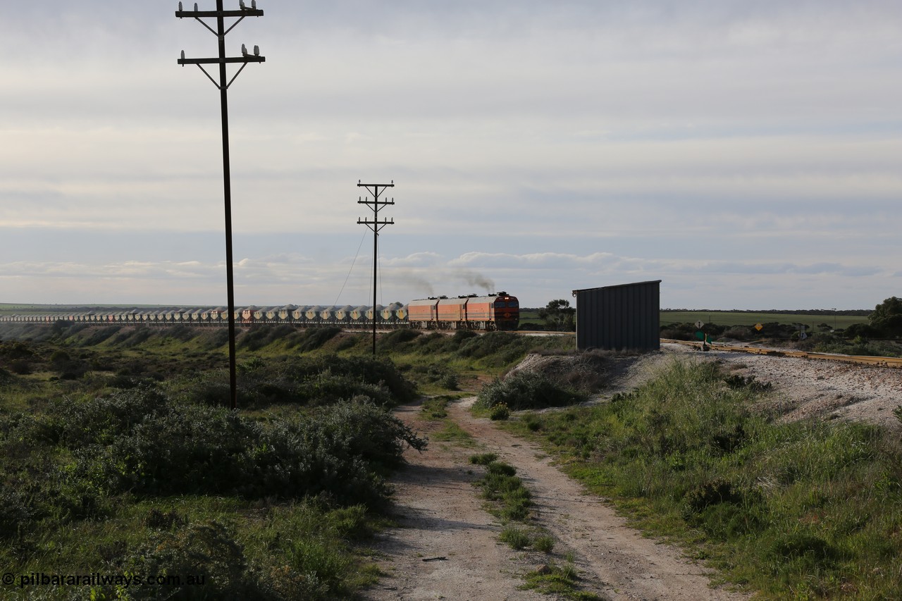 130708 0839
Penong Junction, [url=https://goo.gl/maps/45FyW]429.7 km[url].
