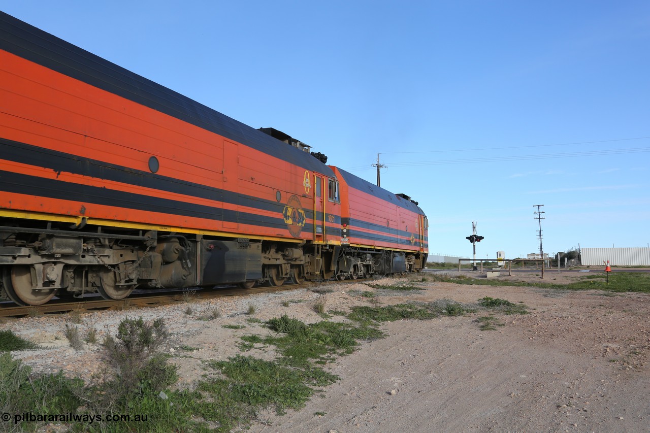 130708 0850
Penong Junction, [url=https://goo.gl/maps/45FyW]429.7 km[url].
