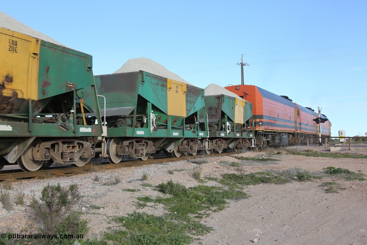 130708 0853
Penong Junction, [url=https://goo.gl/maps/45FyW]429.7 km[url].
