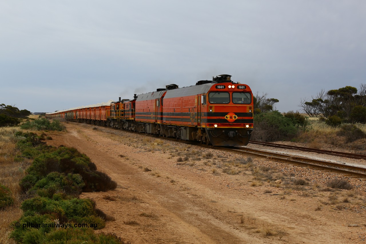 161109 1891
Moule, train 4DD4 rumbles along the mainline behind Genesee & Wyoming locomotives Clyde Engineering EMD model JL22C units 1601 serial 71-728 and 1603 serial 71-730 and a pair of AE Goodwin ALCo model DE531 units 859 serial 84705 and 850 serial 84136 with 62 loaded waggons.
Keywords: 1600-class;1601;Clyde-Engineering-Granville-NSW;EMD;JL22C;71-728;NJ-class;NJ1;