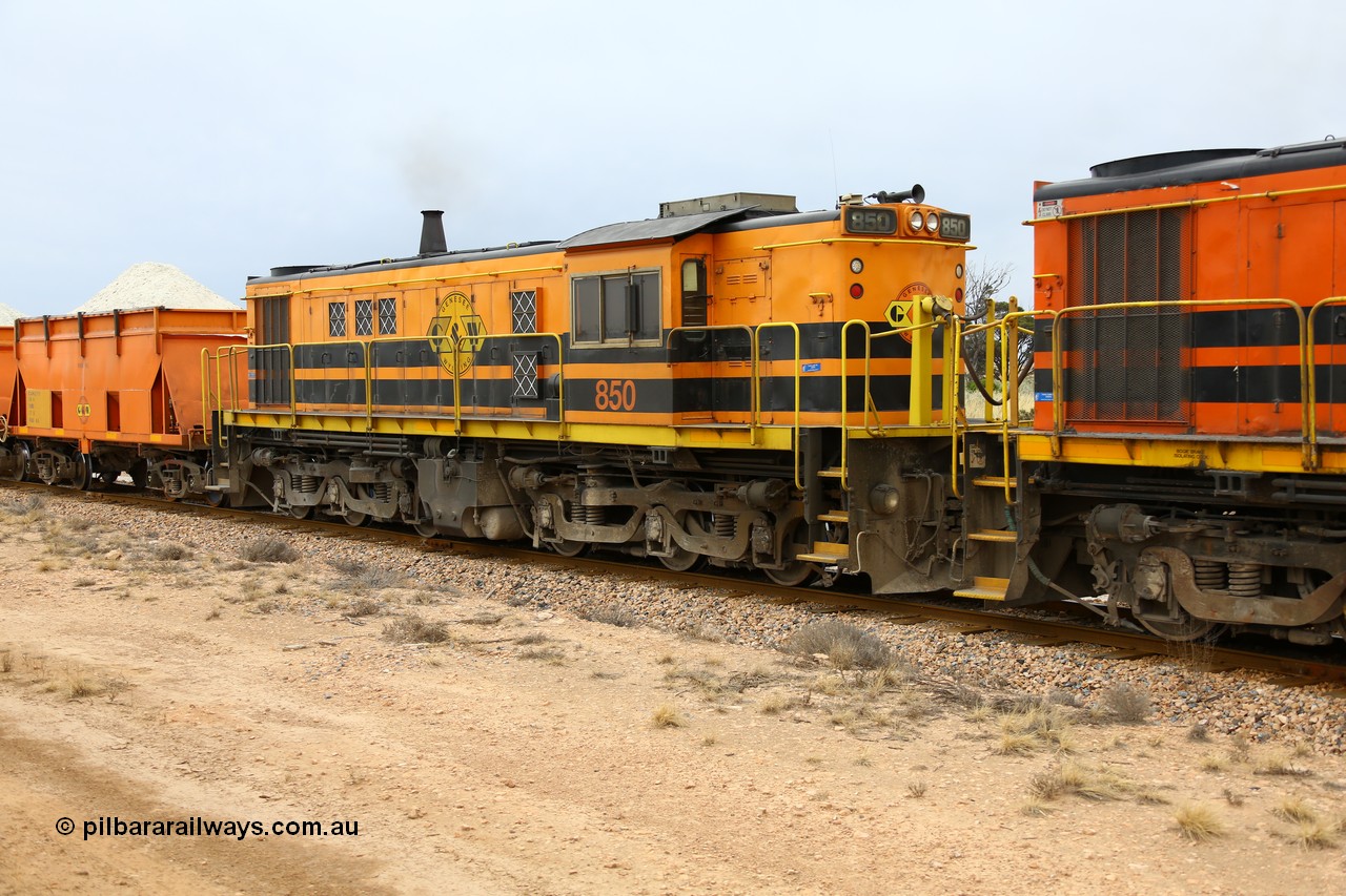 161109 1897
Moule, train 4DD4 rumbles along the mainline with forth unit Genesee & Wyoming locomotive AE Goodwin ALCo model DL531 unit 850 serial 84136, built in 1962, 850 has been based on the Eyre Peninsula system all its operating life.
Keywords: 830-class;850;AE-Goodwin;ALCo;DL531;84136;