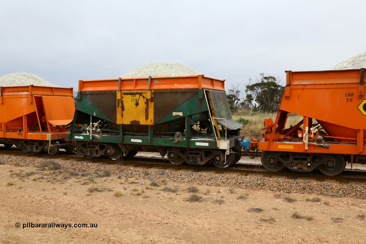 161109 1916
Moule, originally built by Kinki Sharyo as the NH type for the NAR in 1968, sent to Port Lincoln in 1978, then rebuilt and recoded ENH type in 1984, ENH 22 with hungry boards loaded with gypsum.
Keywords: ENH-type;ENH22;Kinki-Sharyo-Japan;NH-type;NH922;