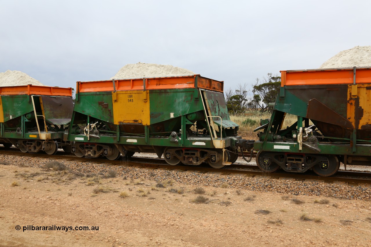 161109 1920
Moule, originally built by Kinki Sharyo as the NH type for the NAR in 1968, sent to Port Lincoln in 1978, then rebuilt and recoded ENH type in 1984, ENH 54 with hungry boards loaded with gypsum.
Keywords: ENH-type;ENH54;Kinki-Sharyo-Japan;NH-type;NH954;