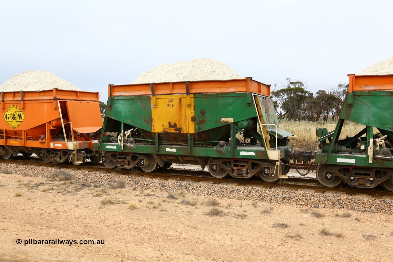 161109 1922
Moule, originally built by Kinki Sharyo as the NH type for the NAR in 1968, sent to Port Lincoln in 1978, then rebuilt and recoded ENH type in 1984, ENH 20 with hungry boards loaded with gypsum.
Keywords: ENH-type;ENH20;Kinki-Sharyo-Japan;NH-type;NH920;