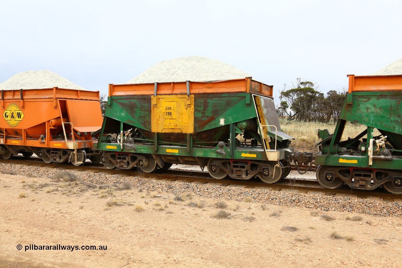 161109 1926
Moule, originally built by Kinki Sharyo as the NH type for the NAR in 1968, sent to Port Lincoln in 1978, then rebuilt and recoded ENH type in 1984, ENH 29 with hungry boards loaded with gypsum.
Keywords: ENH-type;ENH29;Kinki-Sharyo-Japan;NH-type;NH929;
