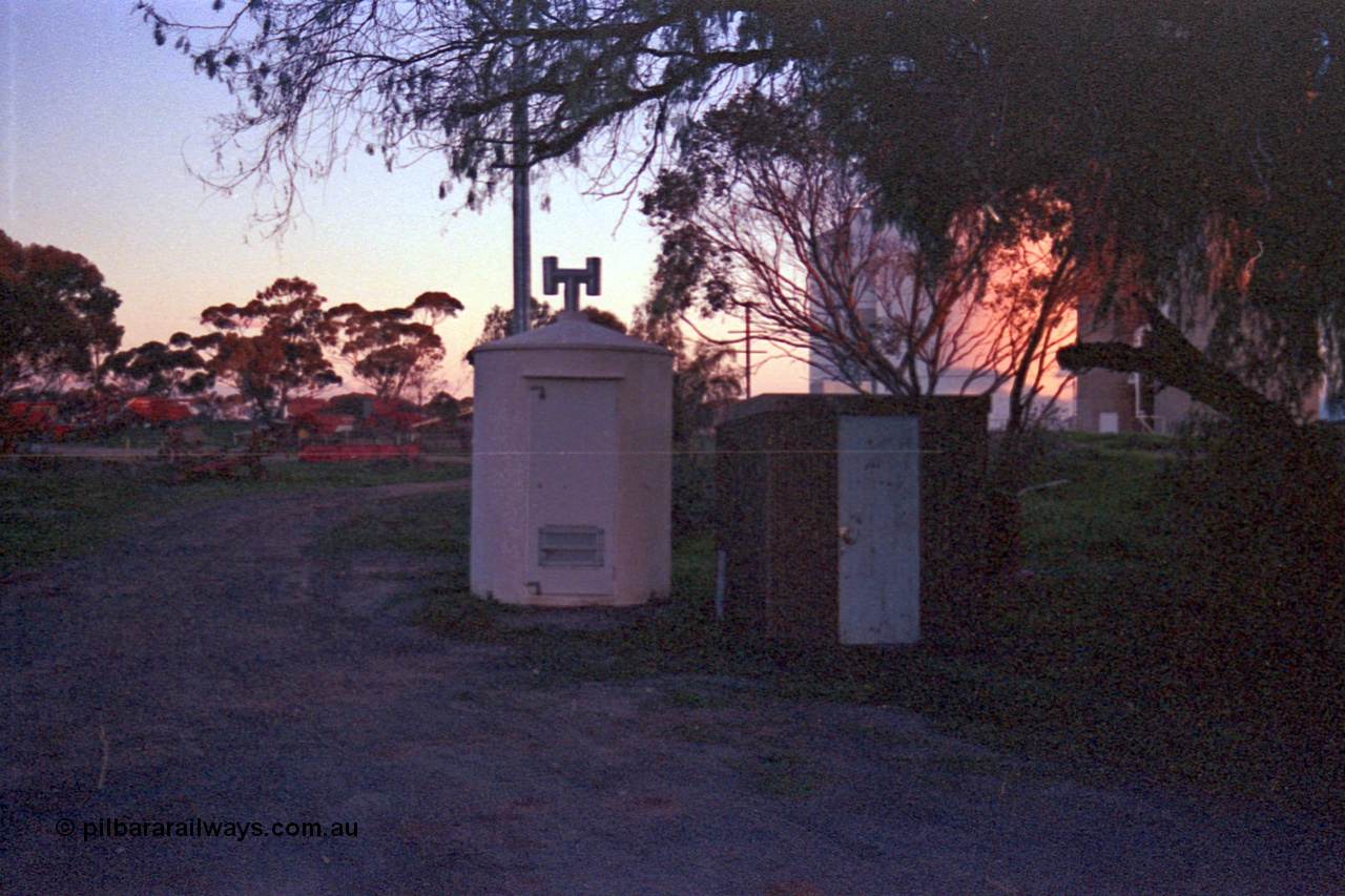 102-12
Speed radio repeater site.
