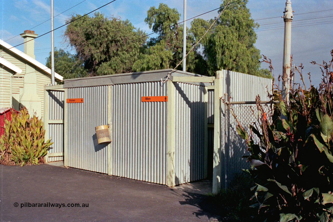 106-36
Murchison East platform building, ablution block.
