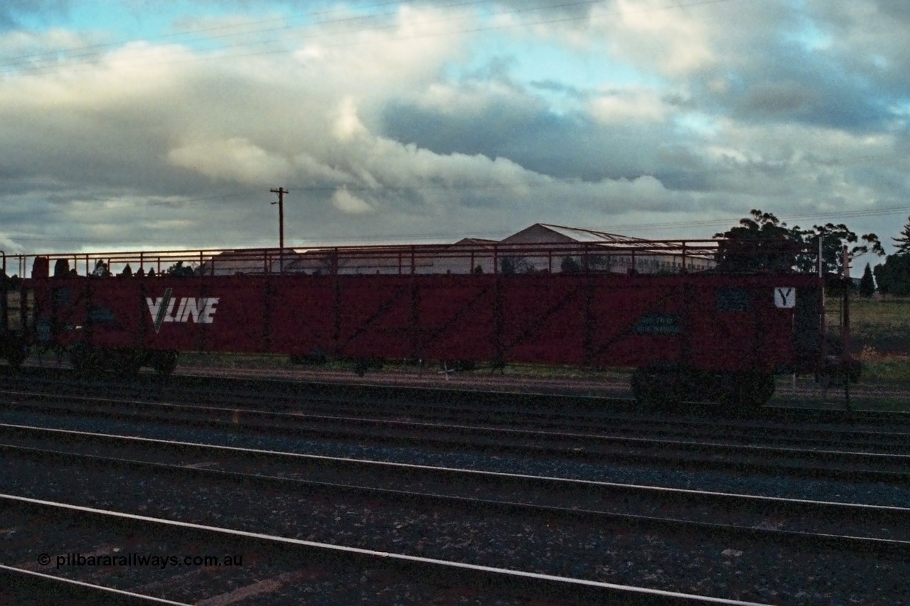 115-24
Somerton, V/Line broad gauge VMAY type bogie car carrying waggon.
Keywords: VMAY-type;