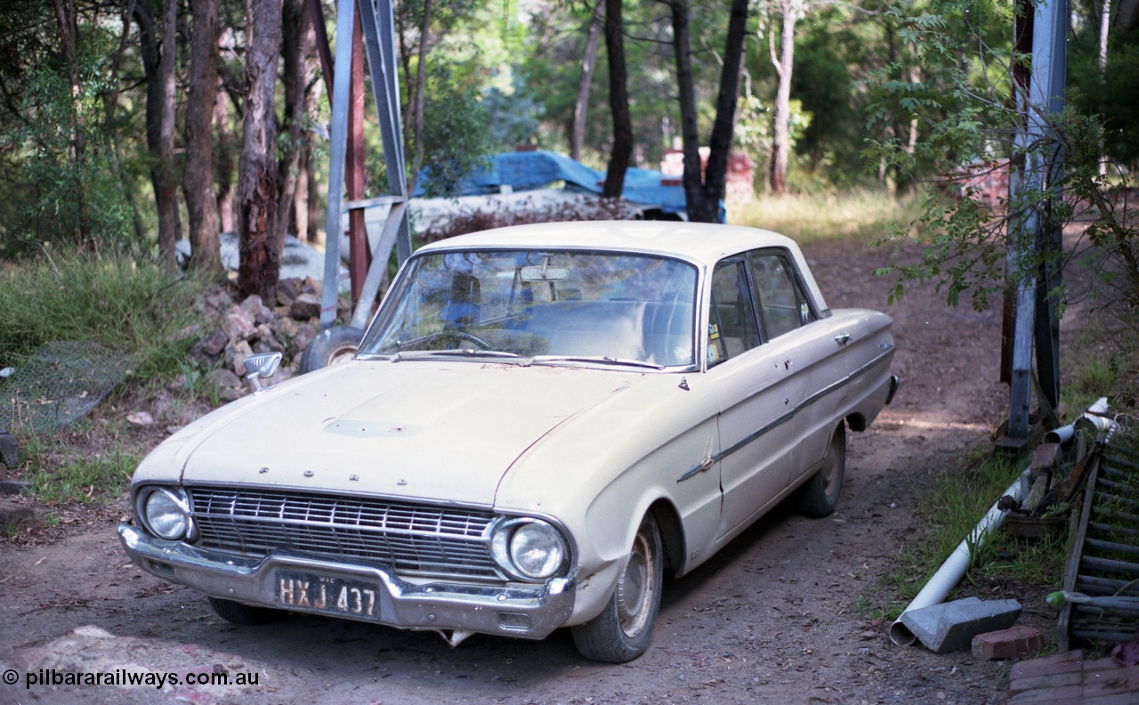 116-17
Hurstbridge, Ford Falcon XL Deluxe sedan, 1963 model, with original Victorian registration plates HXJ-437.
Keywords: Ford;Falcon;XL;1963;HXJ-437;