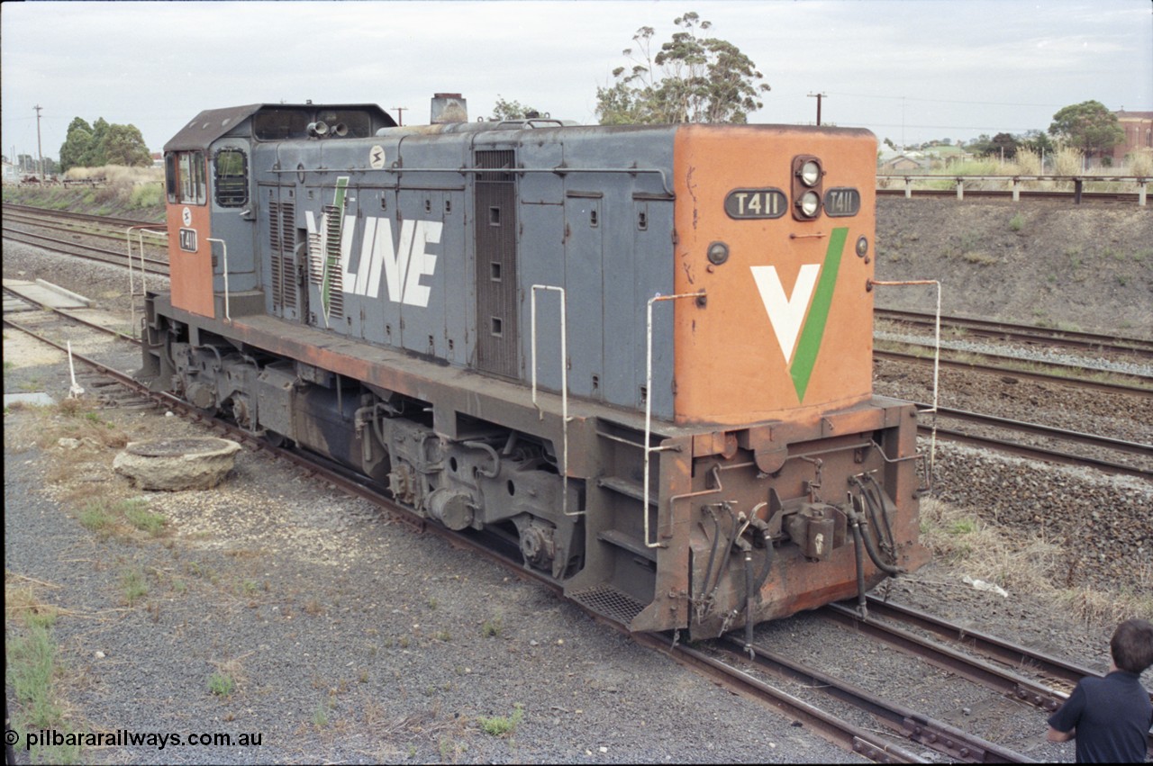 120-10
Seymour loco depot, V/Line standard gauge T class T 411 Clyde Engineering EMD model G18B serial 68-627, elevated view.
Keywords: T-class;T411;Clyde-Engineering-Granville-NSW;EMD;G18B;68-627;