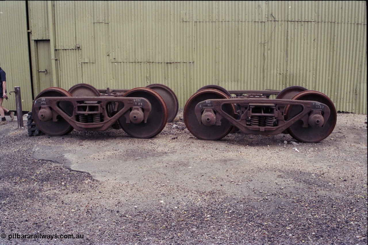 120-22
Benalla loco depot, examples of Victorian XSC bogies.
Keywords: XSC-bogie;
