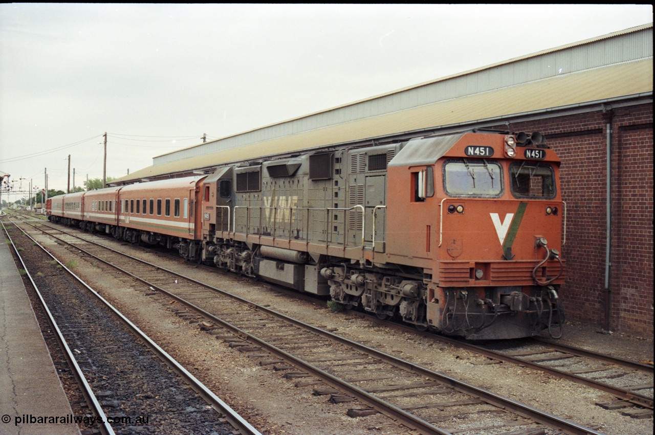 120-29
Wodonga V/Line broad gauge loco N class leader N 451 'City of Portland' Clyde Engineering EMD model JT22HC-2 serial 85-1219, cab side, nameplate and emblem, bogie.
Keywords: N-class;N451;Clyde-Engineering-Somerton-Victoria;EMD;JT22HC-2;85-1219;