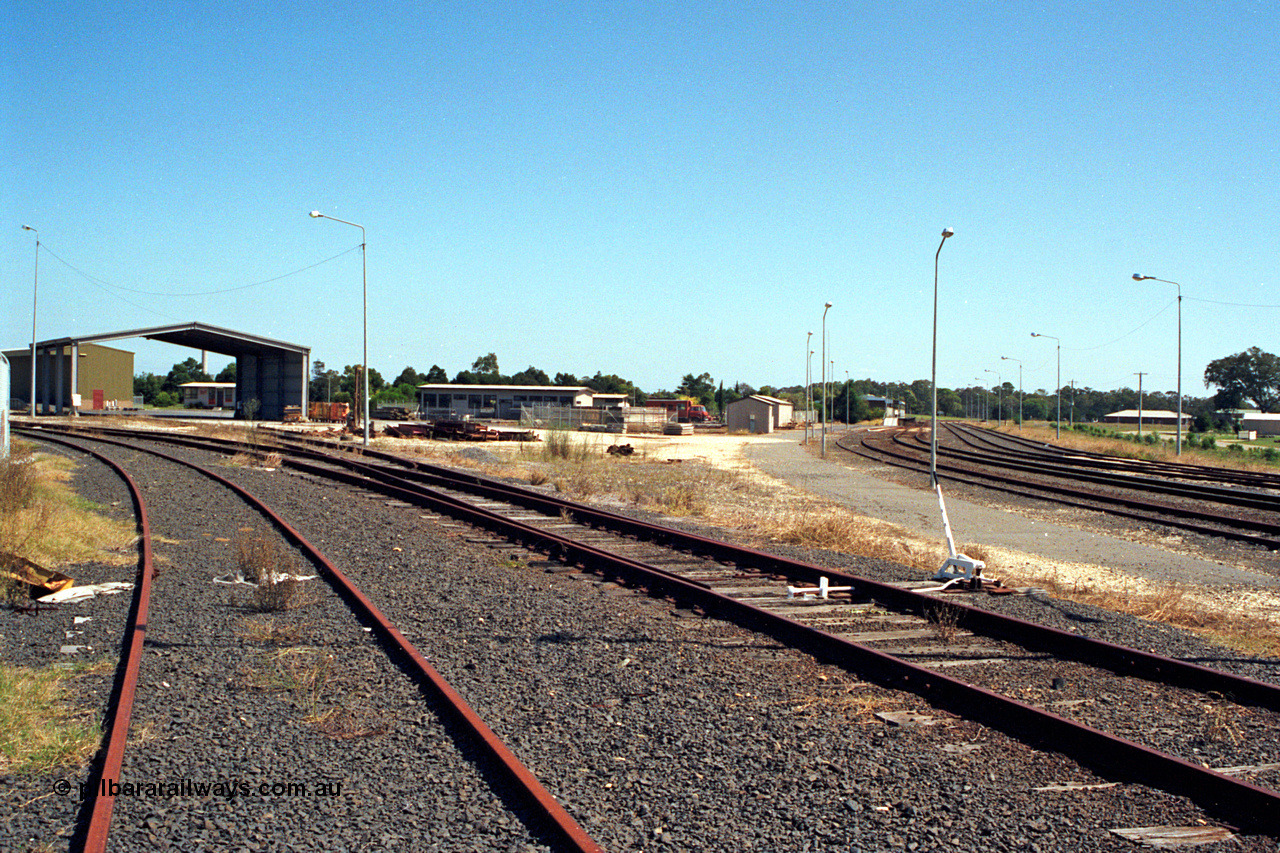 122-21
Sale station yard overview, Sale, passenger yard at right, Freightgate at left, original Stratford Junction line.
