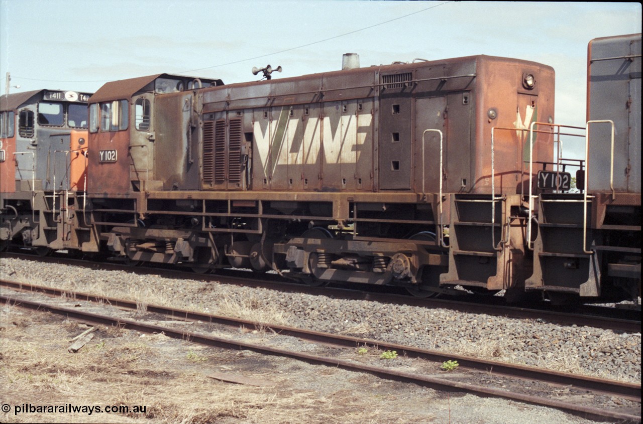 126-29
Wallan Loop, standard gauge rescue locos on the loop, V/Line Y class Y 102 Clyde Engineering EMD G6B serial 63-292, waiting to return to Melbourne.
Keywords: Y-class;Y102;Clyde-Engineering-Granville-NSW;EMD;G6B;63-292;