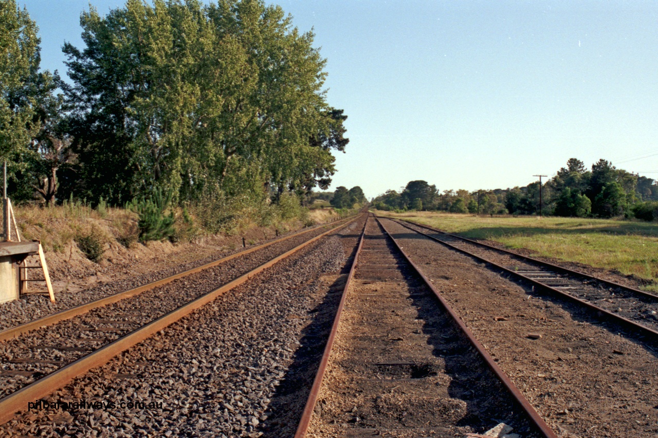 129-1-16
Baxter, station yard overview, looking towards Melbourne.
