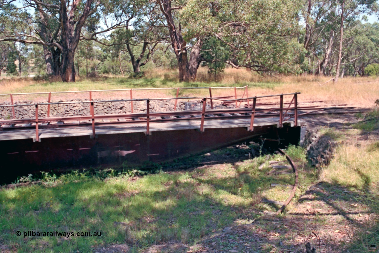 129-2-11
Nyora, 70' turntable deck and pit, radial roads, former loco depot.

