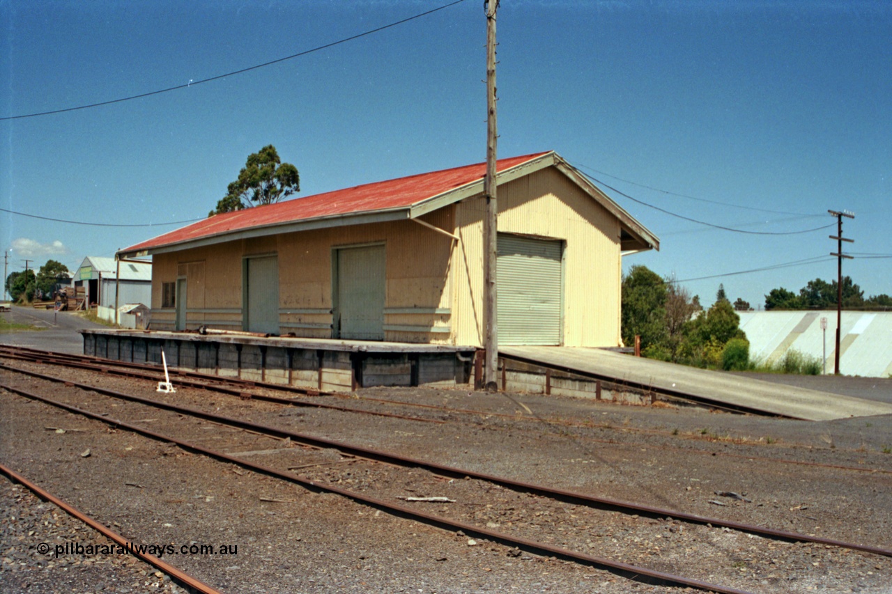 129-2-18
Korumburra goods shed.
