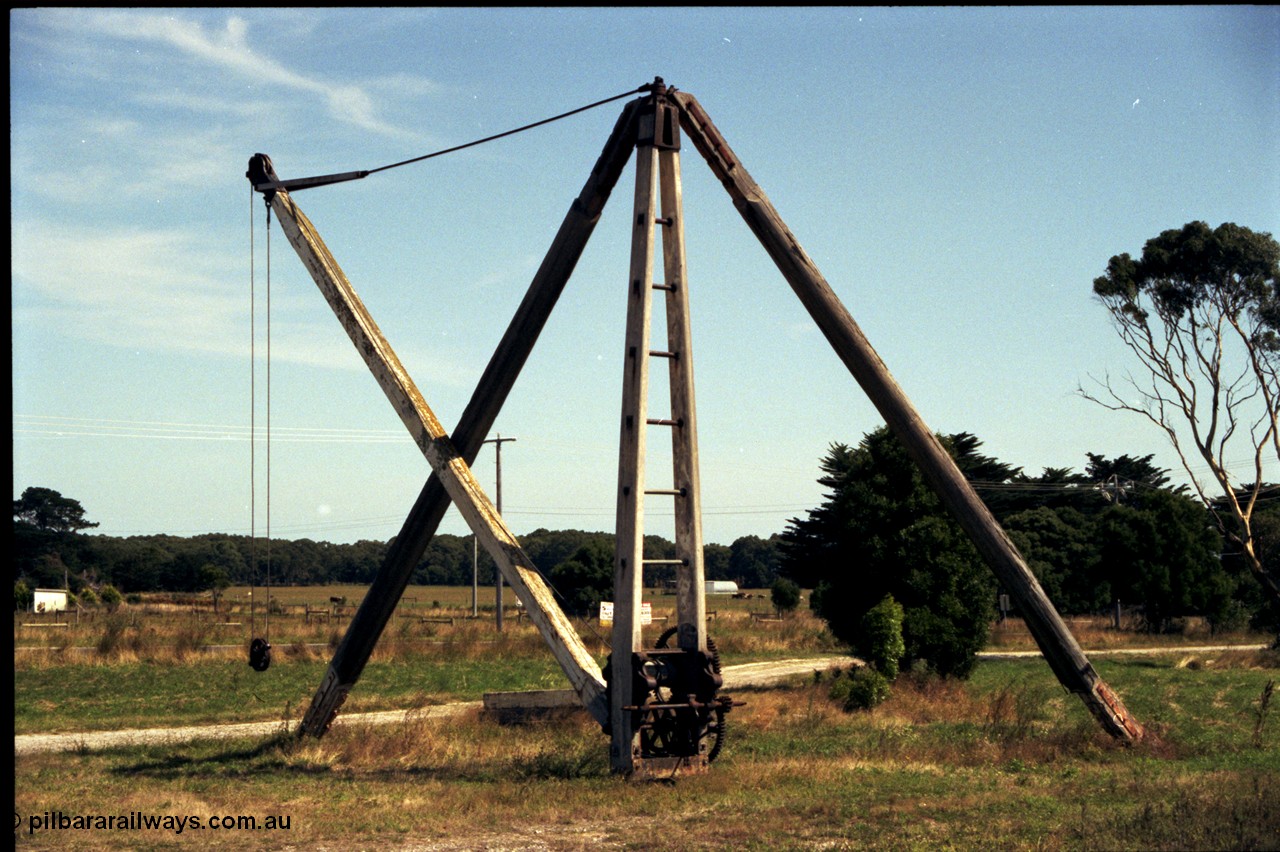 129-3-01
Foster timber yard derrick crane.
