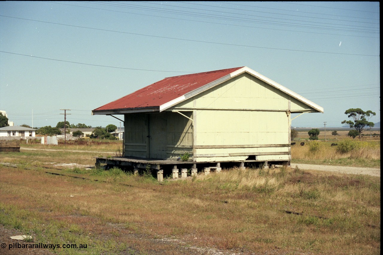 129-3-11
Toora station yard, goods shed.
