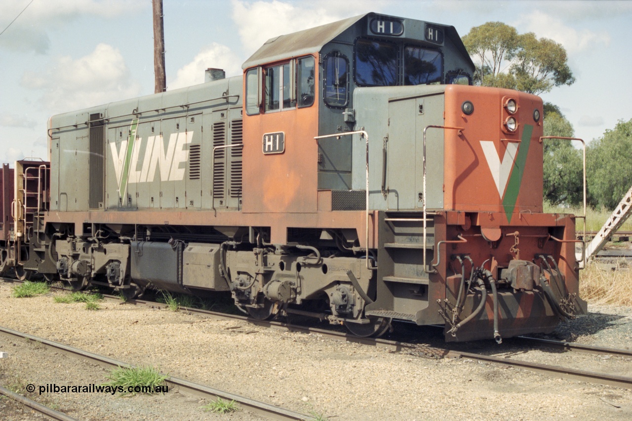 131-1-02
Echuca yard, broad gauge V/Line H class leader H 1 Clyde Engineering EMD model G18B serial 68-629.
Keywords: H-class;H1;Clyde-Engineering-Granville-NSW;EMD;G18B;68-629;