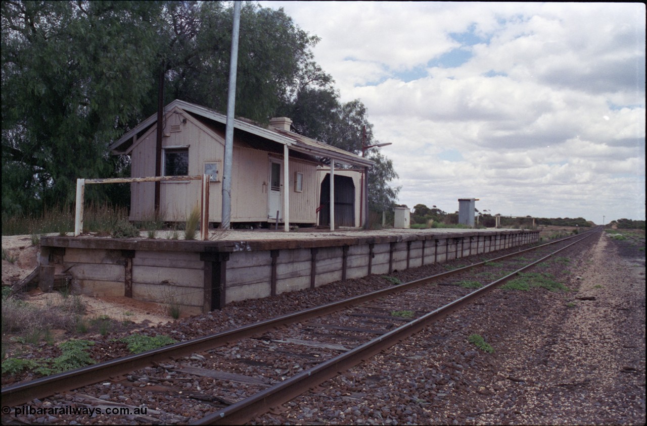 132-14
Hattah station building and platform overview looking north.

