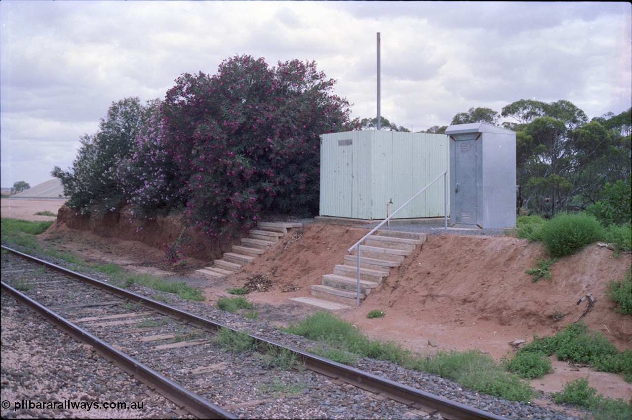 132-29
Carwarp, train control cabin, ablution block, former station platform, looking south.
