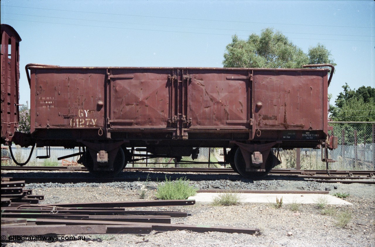 146-20
Seymour, preserved broad gauge Victorian Railways GY type four wheel open waggon GY 6127, side view. Built by the Pressed Steel Company, England in May 1952, in 1981 recoded to G type.
Keywords: GY-type;GY6127;