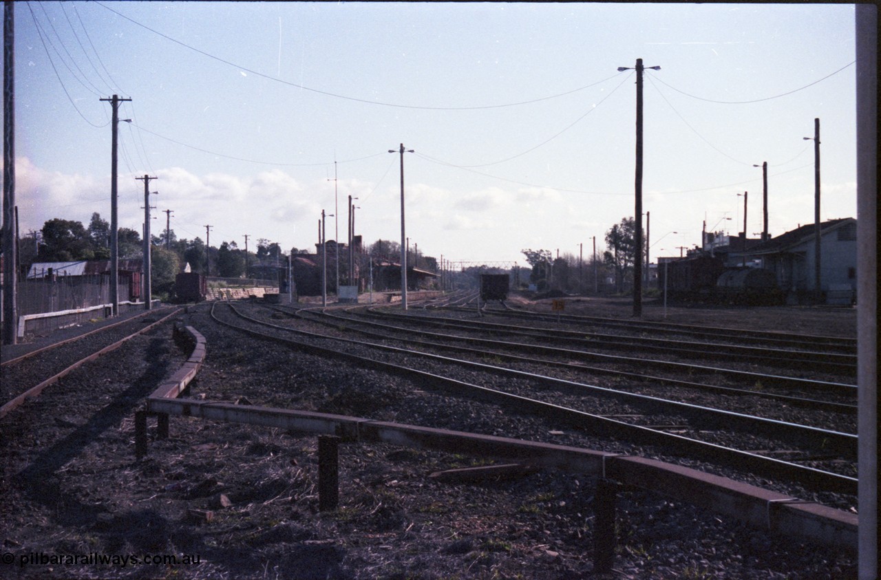 147-14
Seymour, yard overview looking south from B signal box at the heavily rationalised yard, the standard gauge track is nearest the camera with the loco road off No.2 Rd running behind the camera.
