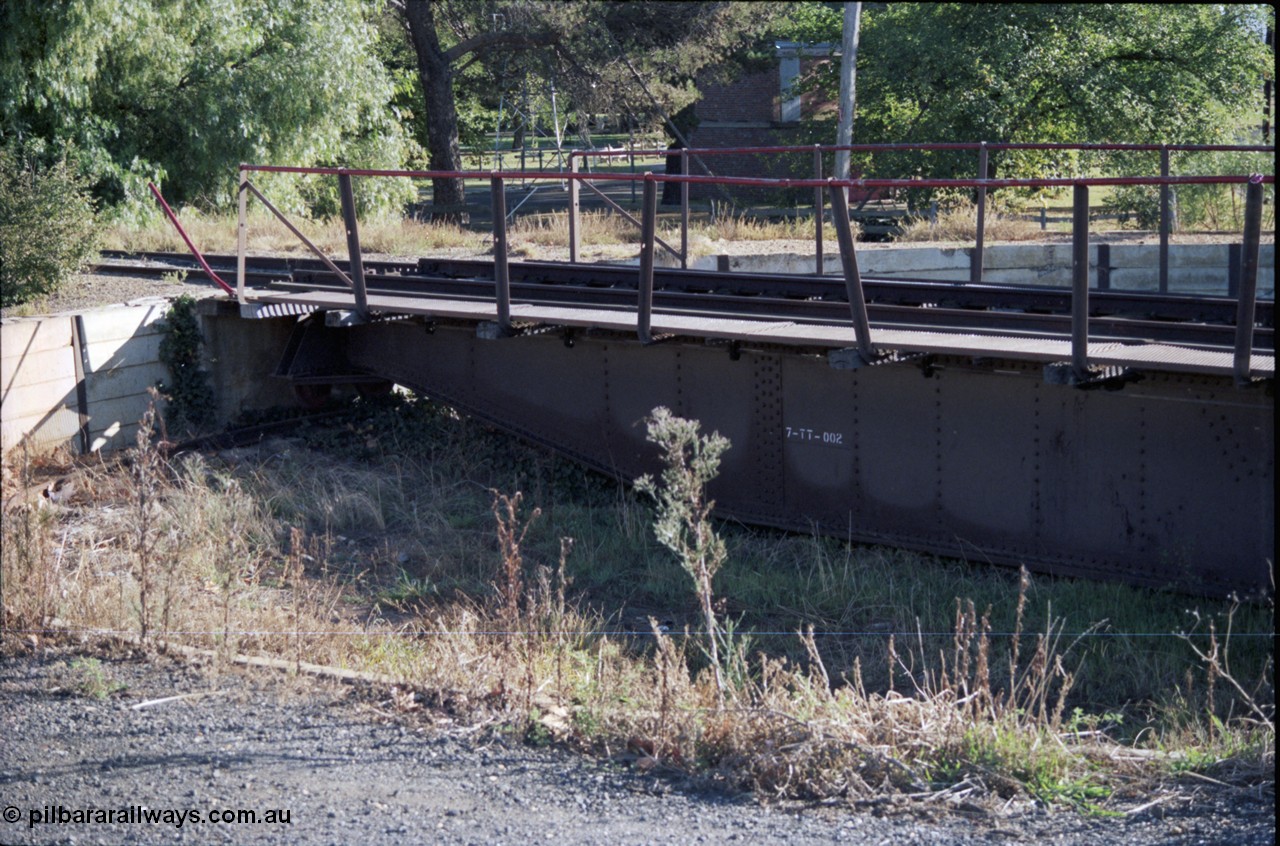 153-1-22
Bacchus Marsh turntable looking at non-lever end interlock and side, shows walkway and underframe, opposite side to -21.
