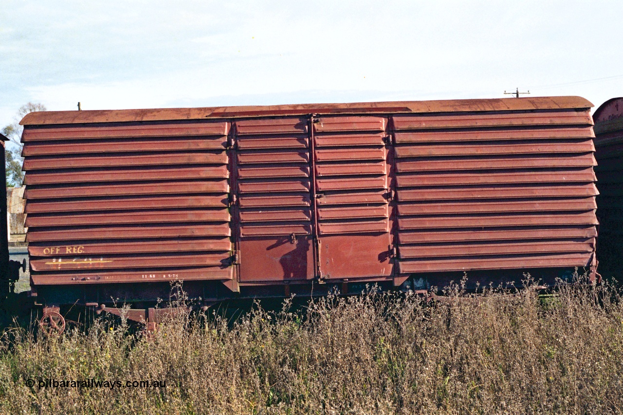 155-03
Wallan, stored 'OFF REG' waggon awaiting scrapping, four wheel waggon, U type louvre van U 594, side view.
Keywords: U-type;U594;fixed-wheel-waggon;