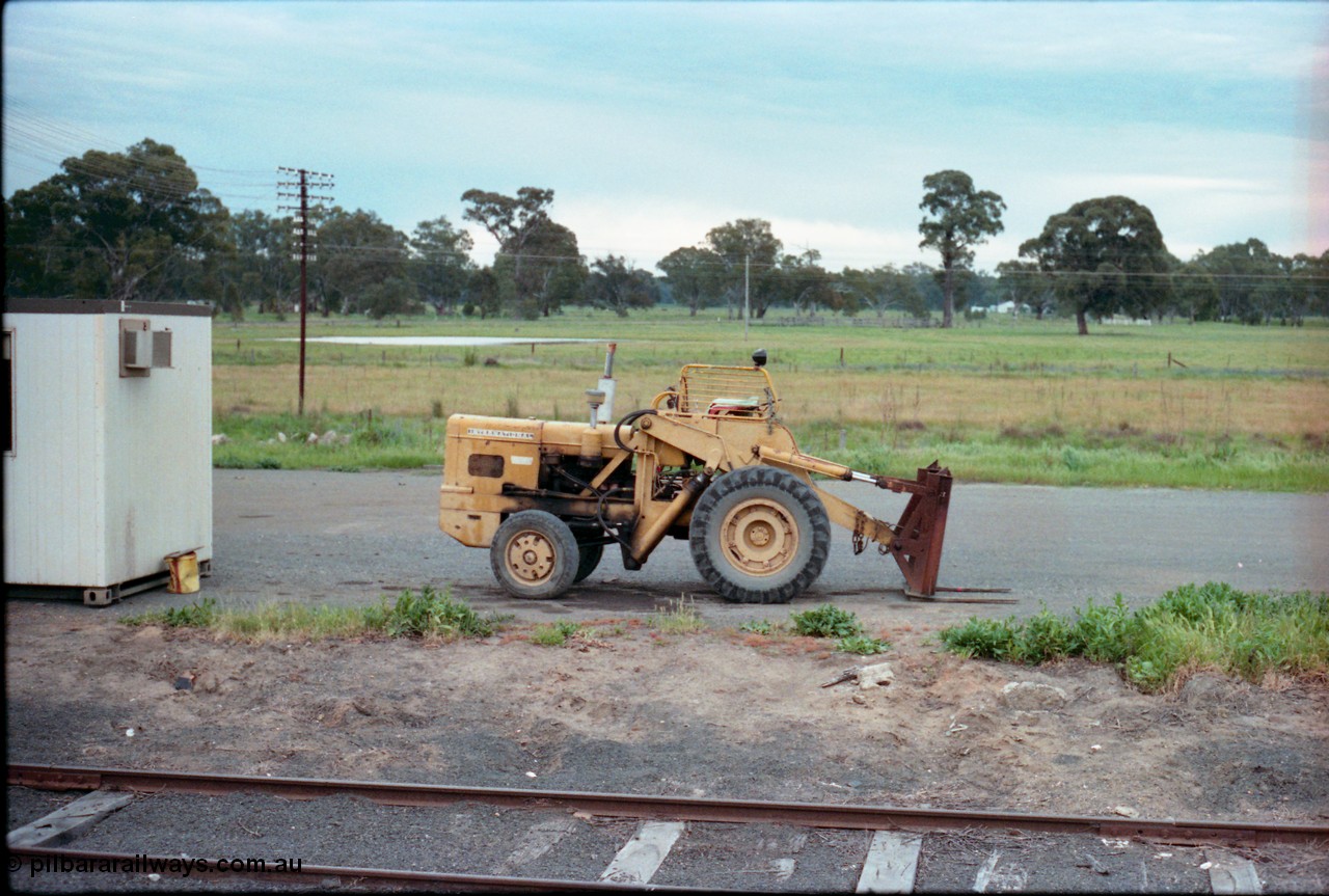 161-25
Tocumwal, sleeper loading forklift contraption.
