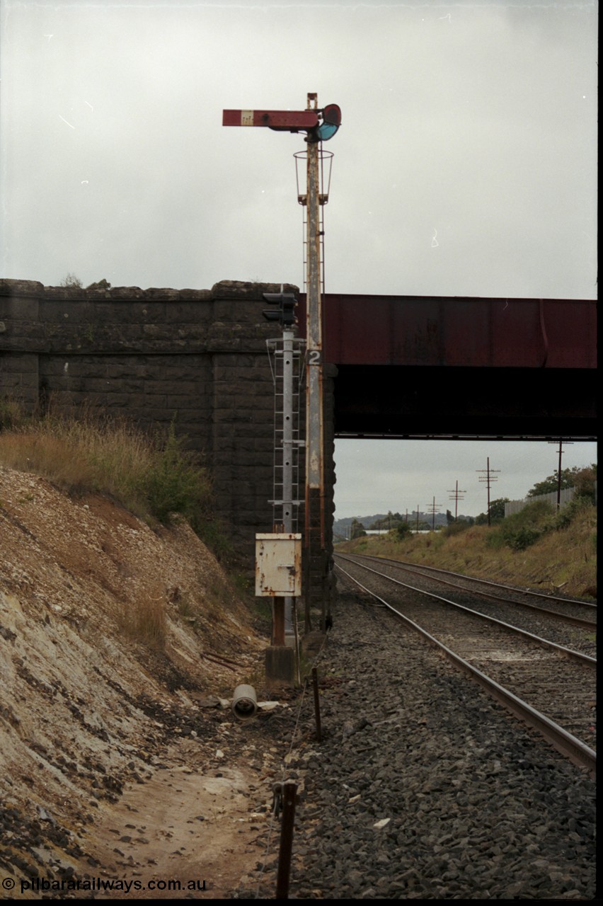 172-24
Ballarat East, semaphore signal post 2, looking east towards Warrenheip, Queen Street overbridge, new electric colour light signal installed.

