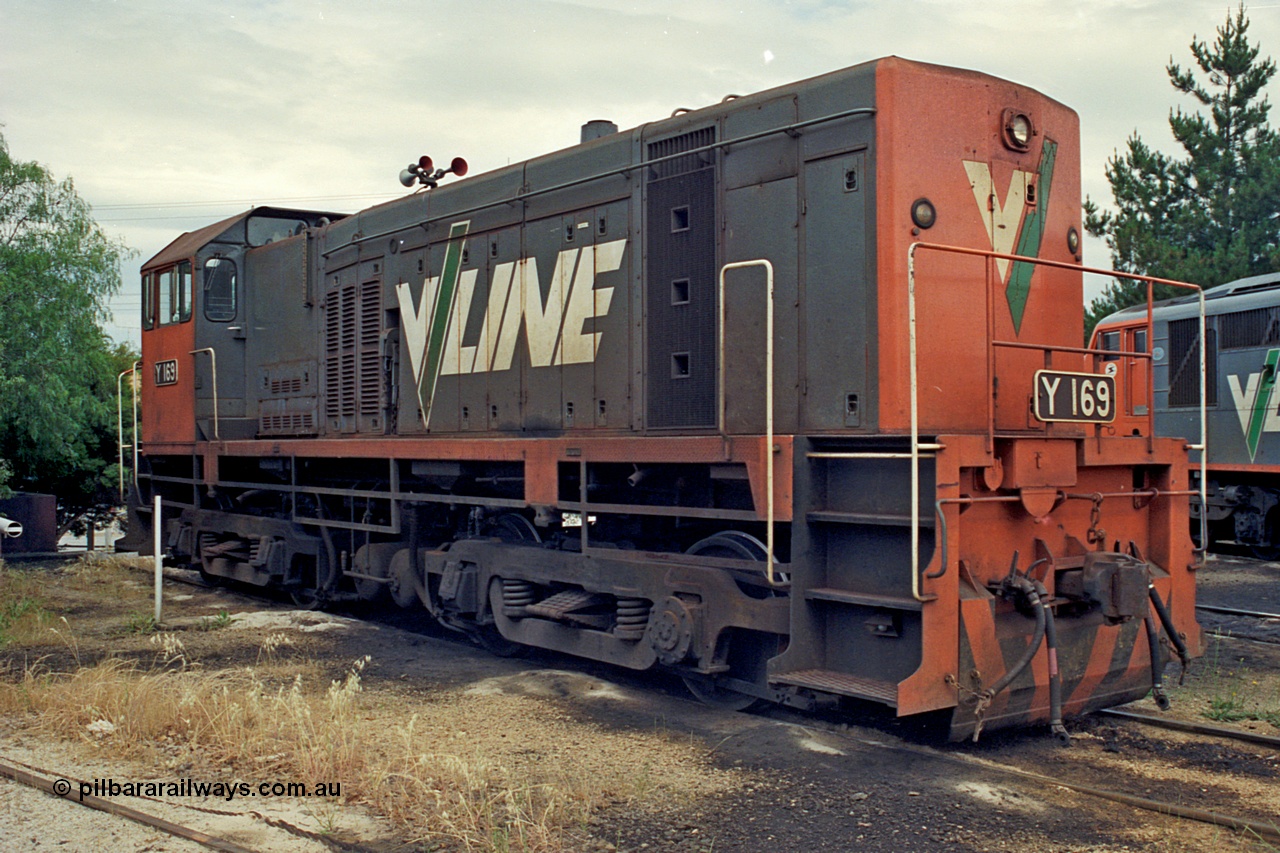 174-09
Wodonga, loco depot, turntable radial roads, V/Line broad gauge Y class Y 169 Clyde Engineering EMD model G6B serial 68-589 rest with A class A 70 beside it.
Keywords: Y-class;Y169;Clyde-Engineering-Granville-NSW;EMD;G6B;68-589;